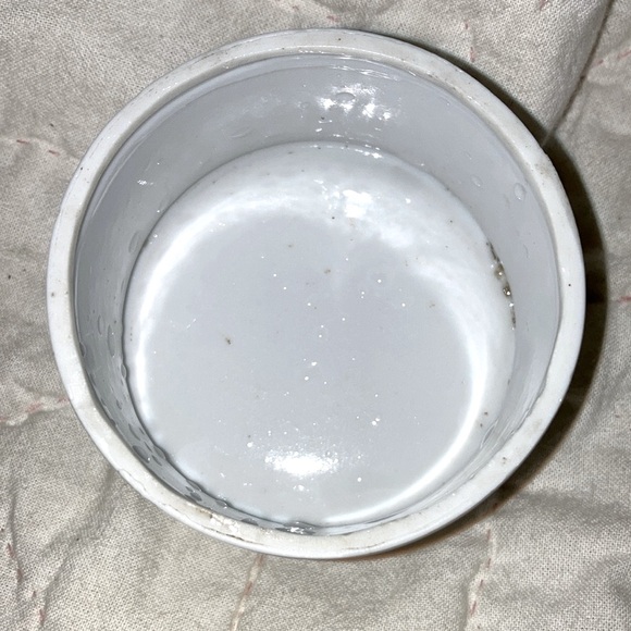 Powder Container - Picture 3 of 4
